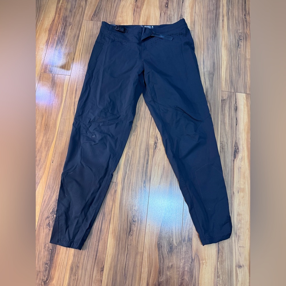 Specialized Men's Black Cargo Pants